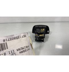 Bouton de warning NISSAN PRIMERA 3