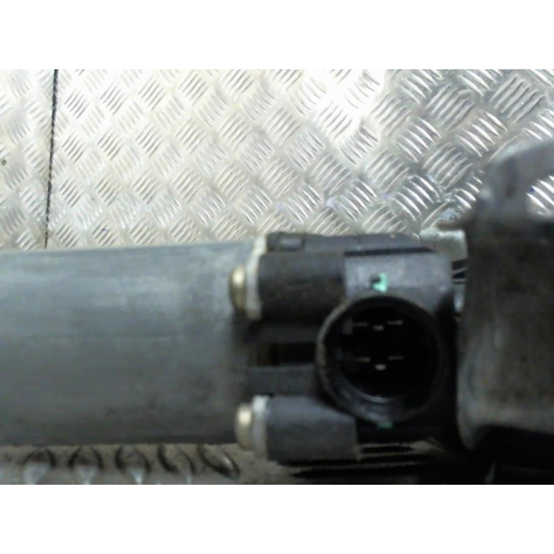Leve vitre electrique arriere droit NISSAN PRIMERA 3 Photo n°2