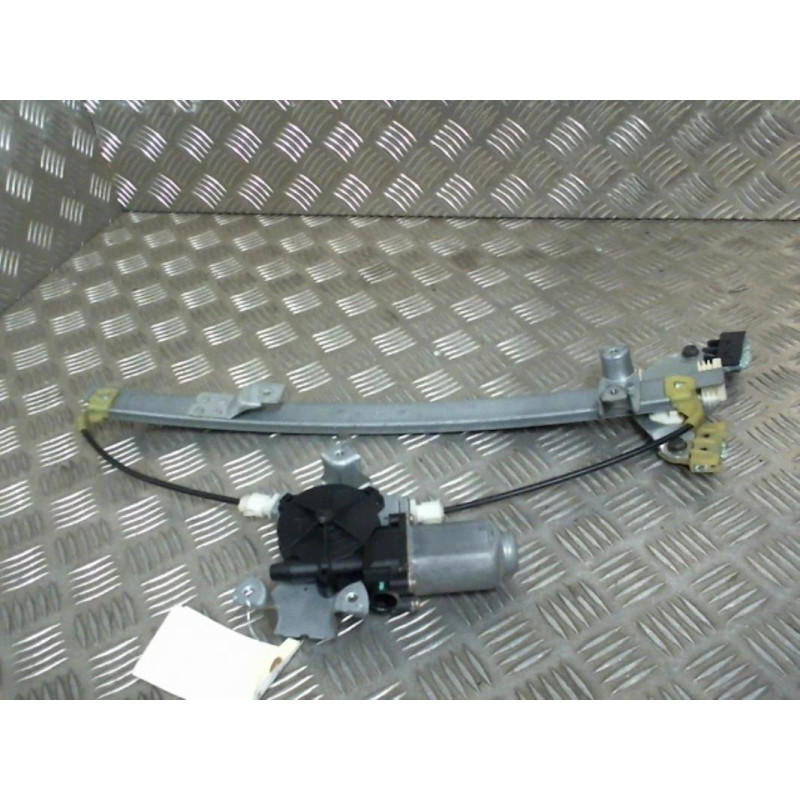 Leve vitre electrique arriere gauche NISSAN PRIMERA 3 Photo n°1