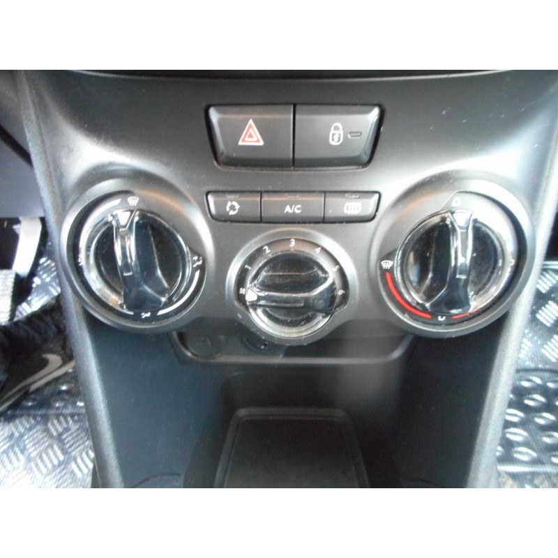 Charniere de porte arriere gauche PEUGEOT 208 1 Photo n°7