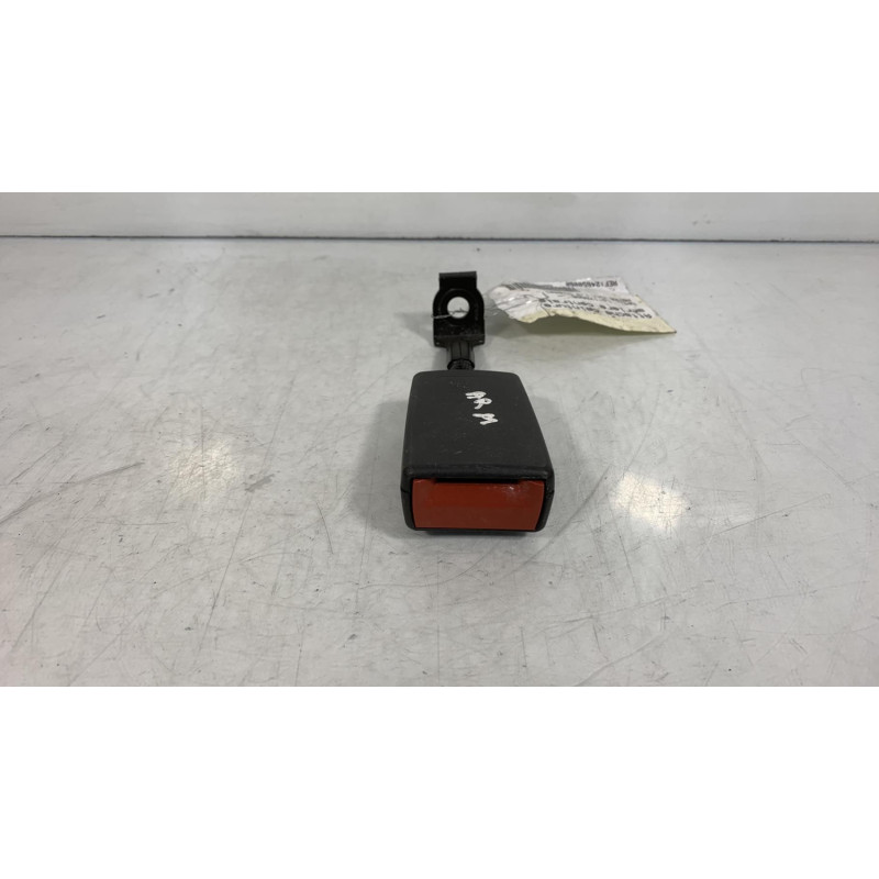 Attache ceinture arriere centrale OPEL ASTRA H Photo n°2