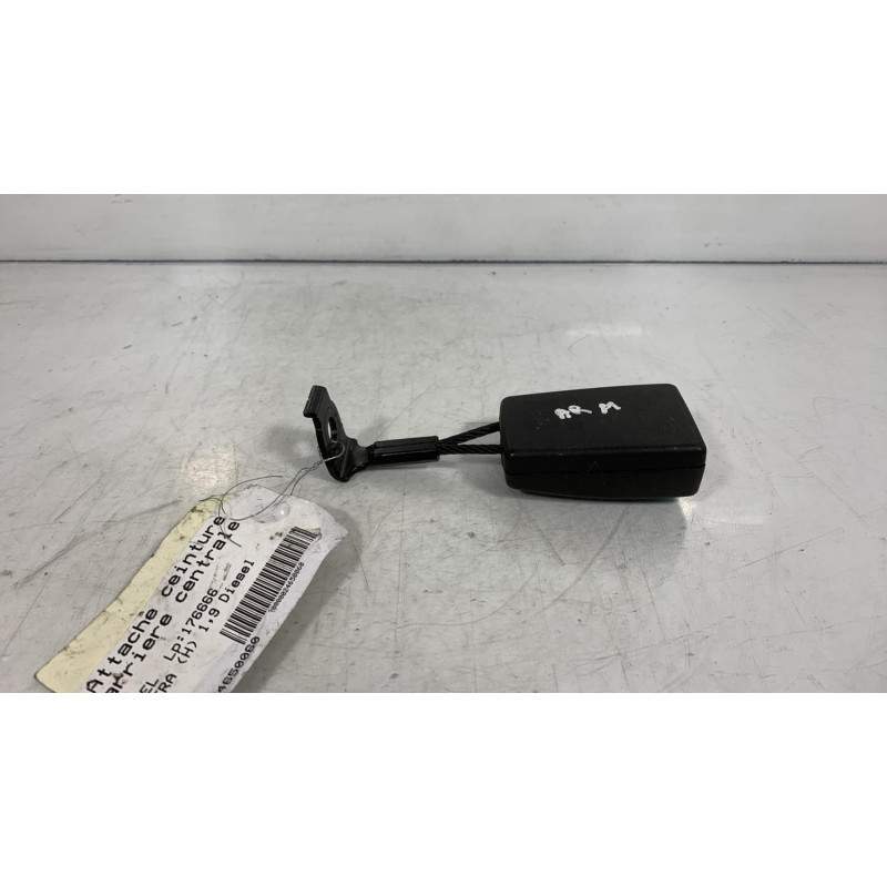 Attache ceinture arriere centrale OPEL ASTRA H Photo n°3