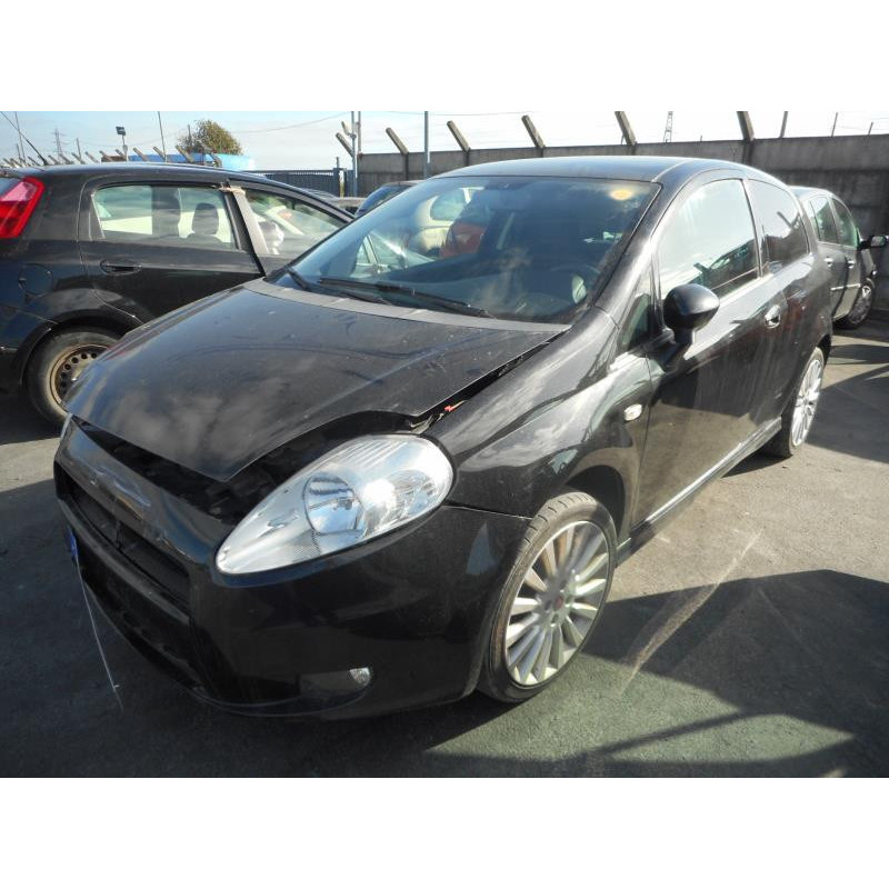 Anti brouillard gauche (feux) FIAT GRANDE PUNTO Photo n°4