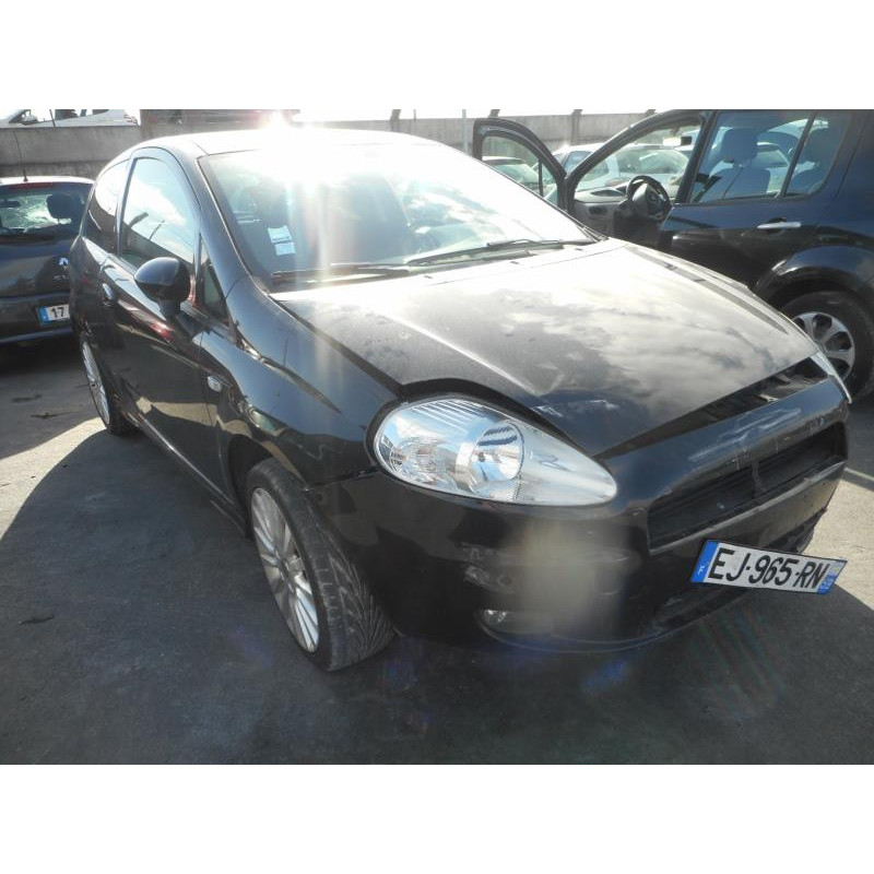 Anti brouillard gauche (feux) FIAT GRANDE PUNTO Photo n°5