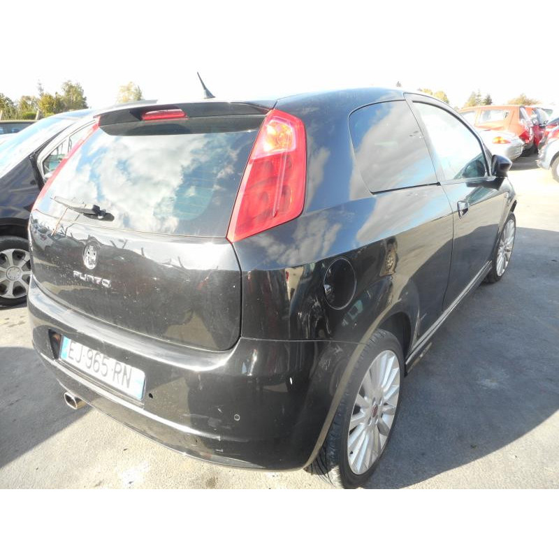 Anti brouillard gauche (feux) FIAT GRANDE PUNTO Photo n°6