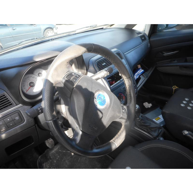 Anti brouillard gauche (feux) FIAT GRANDE PUNTO Photo n°8