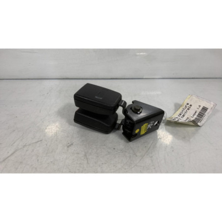 Attache ceinture arriere centrale MINI MINI 1 R50/R53 Photo n°1