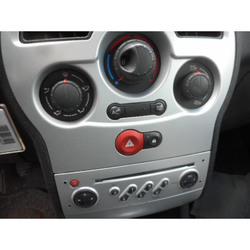 Trappe d'essence RENAULT MODUS Photo n°9