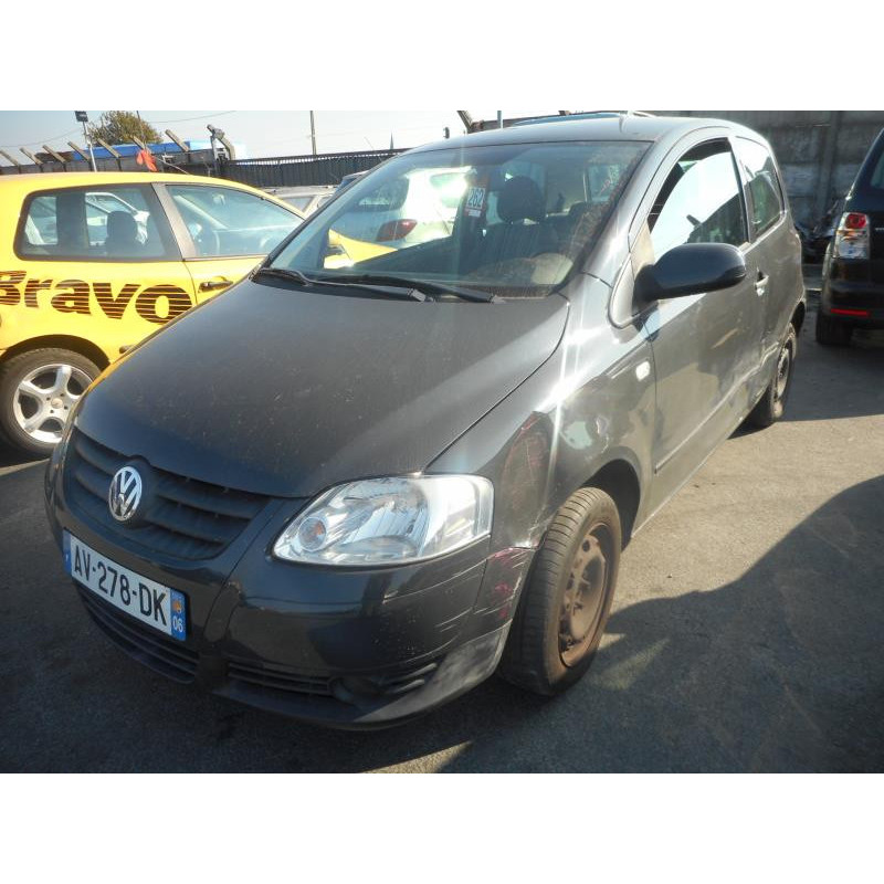 Serrure avant droit VOLKSWAGEN FOX Photo n°4