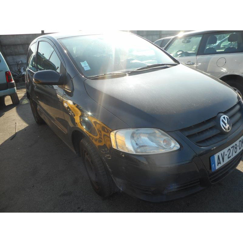 Serrure avant droit VOLKSWAGEN FOX Photo n°5