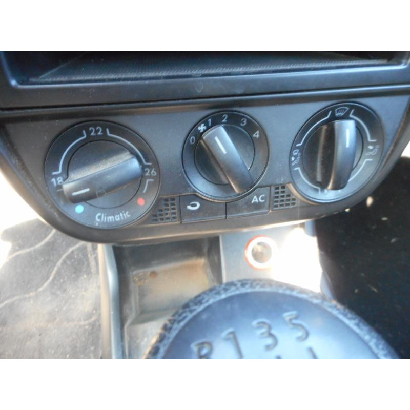 Serrure avant droit VOLKSWAGEN FOX Photo n°9