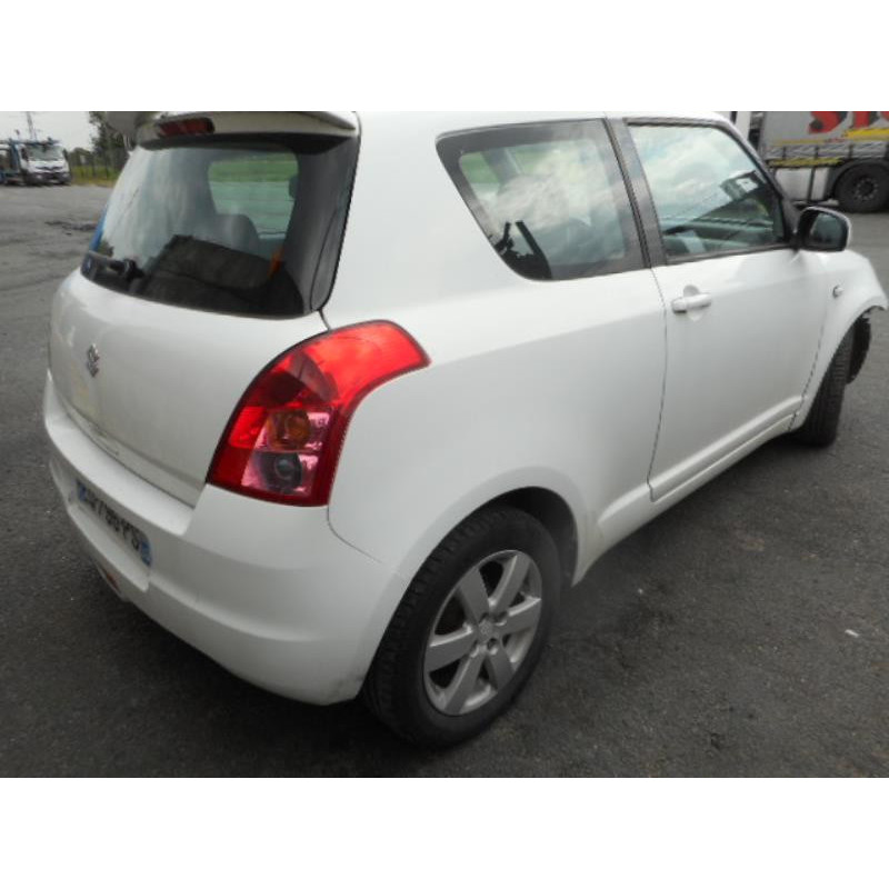 Retroviseur interieur SUZUKI SWIFT 3 Photo n°7