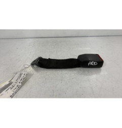 Attache ceinture arriere droit PEUGEOT 106