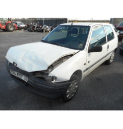Attache ceinture arriere droit PEUGEOT 106