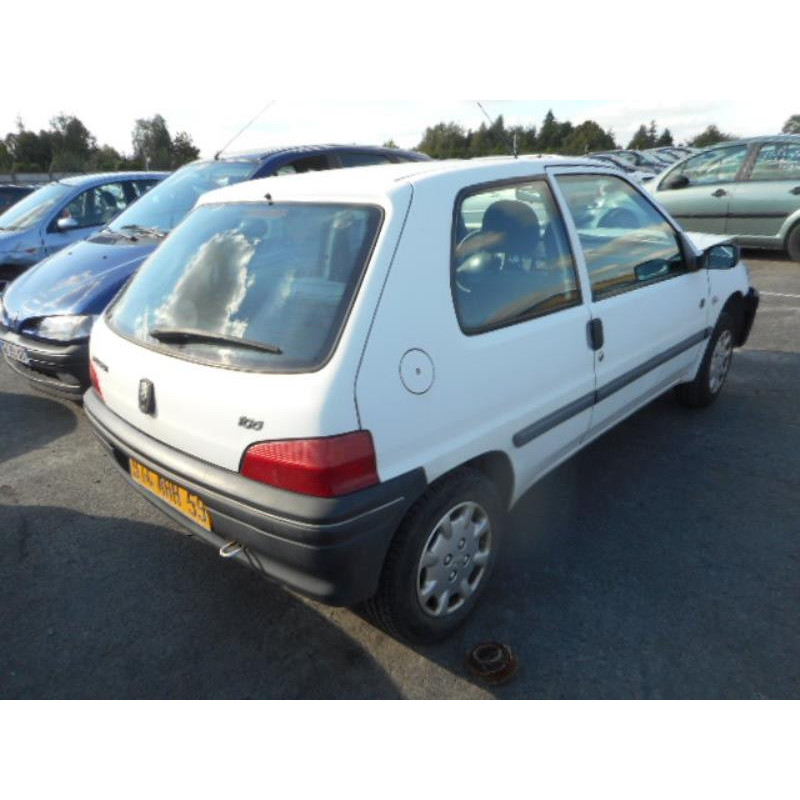 Attache ceinture arriere droit PEUGEOT 106 Photo n°6