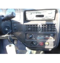 Attache ceinture arriere droit PEUGEOT 106