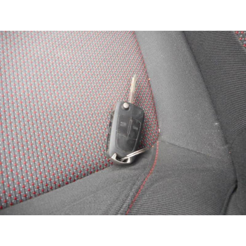 Ceinture arriere droit OPEL CORSA D Photo n°12