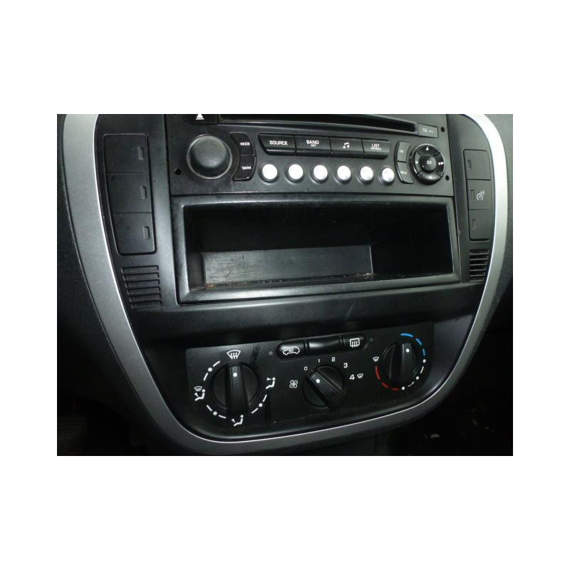 Poignee interieur avant droit CITROEN C3 1 Photo n°10