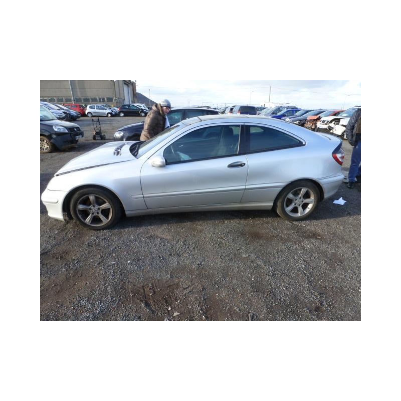 Malle/Hayon arriere MERCEDES CLASSE C 203 COUPE SPORT Photo n°4