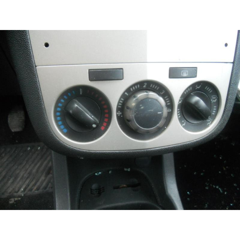 Bouton de warning OPEL CORSA D Photo n°10