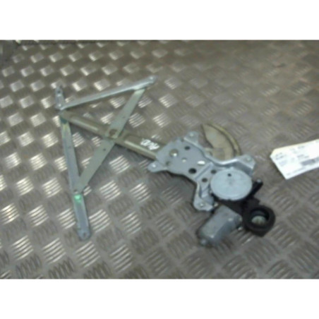 Leve vitre electrique avant droit SUZUKI SWIFT 3 Photo n°1
