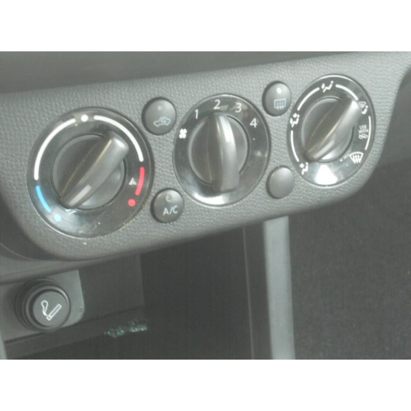 Poignee interieur avant droit SUZUKI SWIFT 3 Photo n°11
