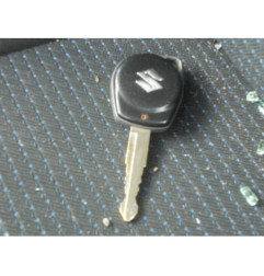 Poignee interieur avant droit SUZUKI SWIFT 3