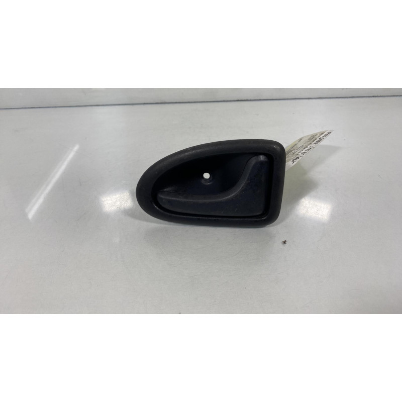 Poignee interieur arriere droit RENAULT CLIO 2 Photo n°1