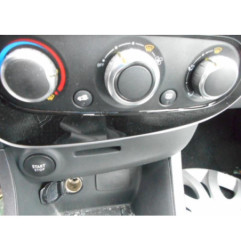 Poignee interieur avant gauche RENAULT CLIO 4