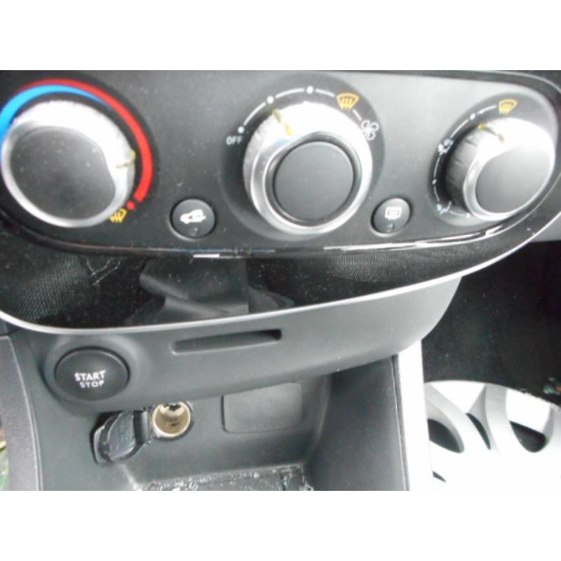 Poignee interieur avant gauche RENAULT CLIO 4 Photo n°11