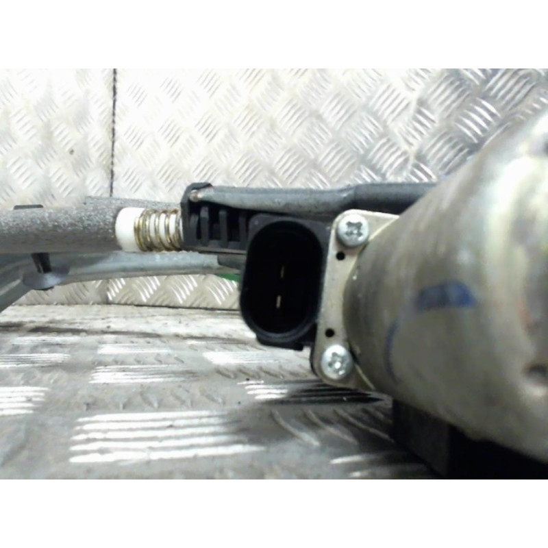 Leve vitre electrique avant droit FORD FOCUS 1 Photo n°2