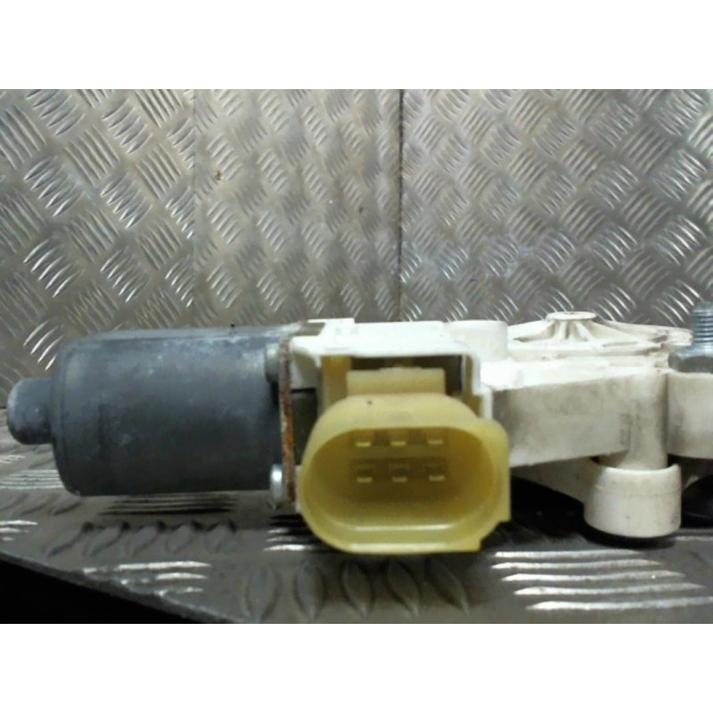 Leve vitre electrique avant gauche BMW SERIE 1 E87 Photo n°2