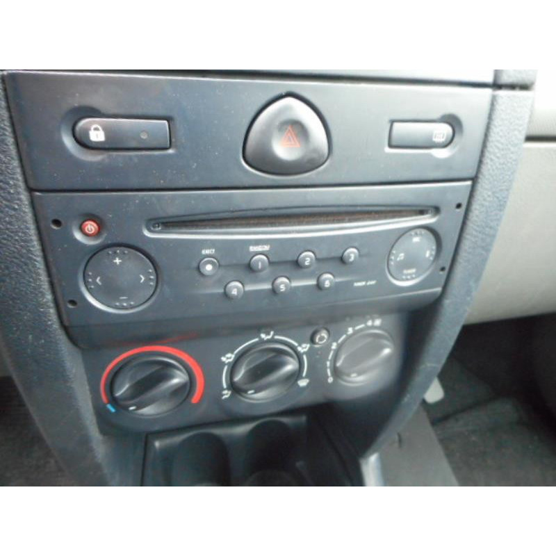 Poignee porte avant gauche RENAULT CLIO 2 Photo n°9