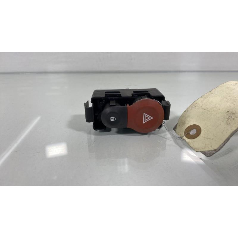 Bouton de warning RENAULT KANGOO 2 Photo n°1