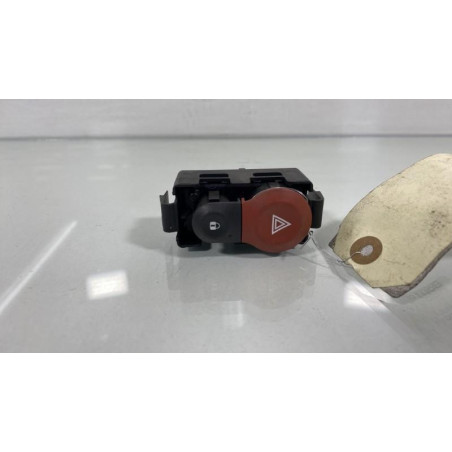 Bouton de warning RENAULT KANGOO 2 Photo n°1