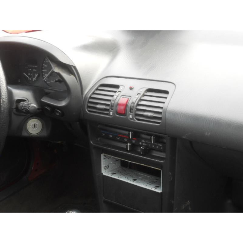 Feu arriere principal gauche (feux) MAZDA 323 4 Photo n°8
