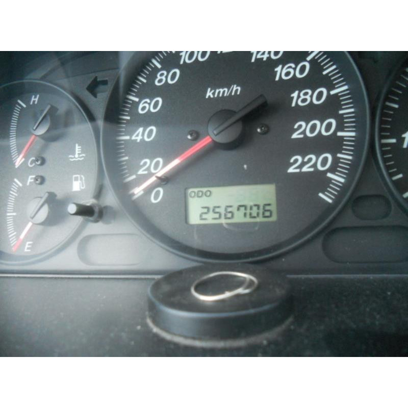 Capot MAZDA 323 6 Photo n°10