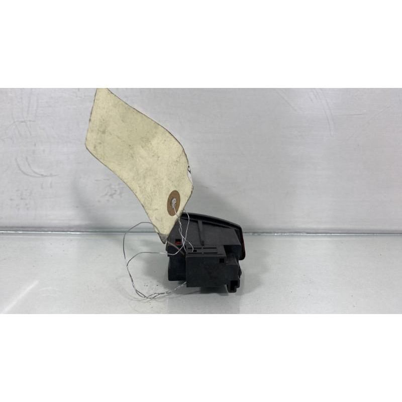 Bouton de warning AUDI A4 3 Photo n°3