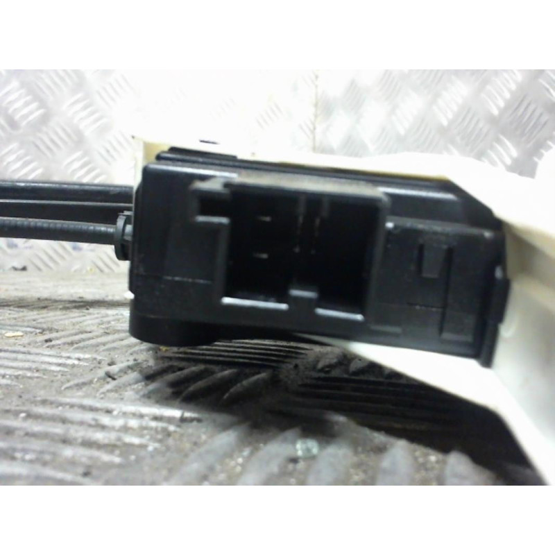 Leve vitre electrique arriere droit AUDI A4 3 Photo n°2