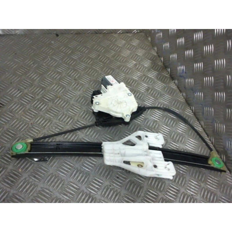 Leve vitre electrique arriere gauche AUDI A4 3 Photo n°1