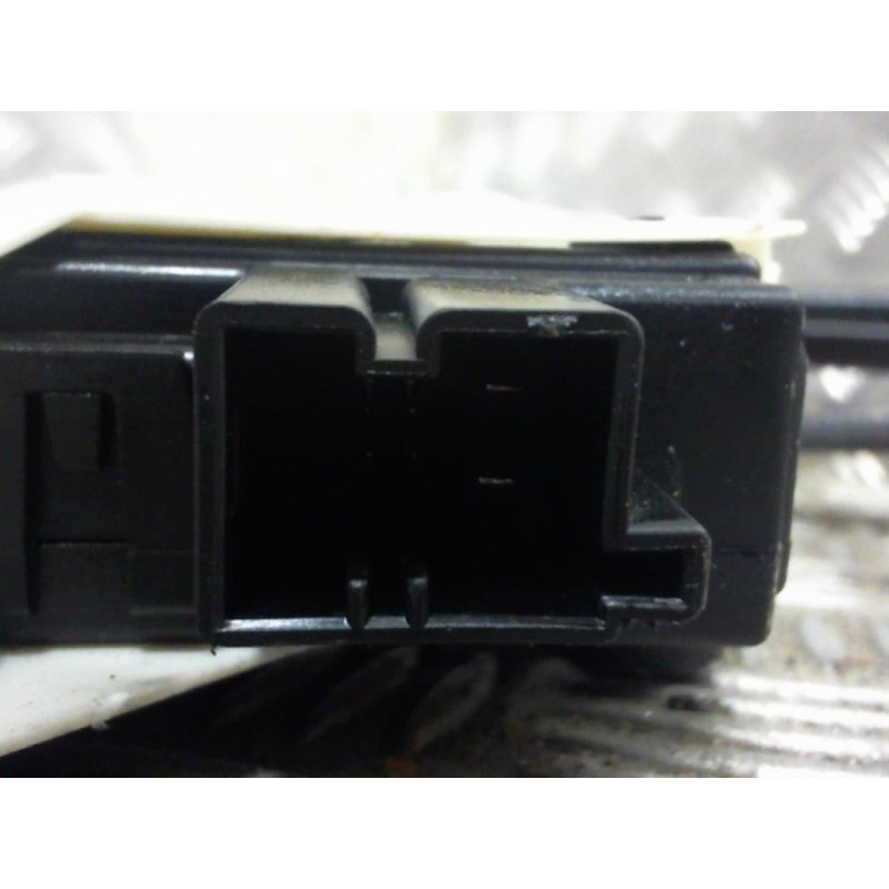Leve vitre electrique arriere gauche AUDI A4 3 Photo n°2