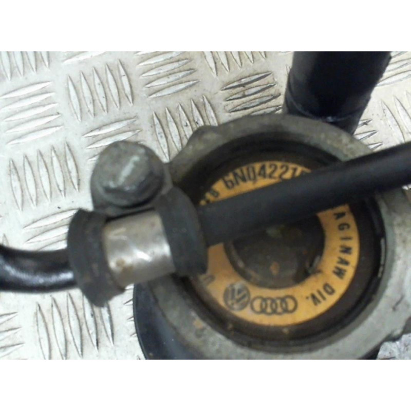 Pompe de direction VOLKSWAGEN POLO 3 Photo n°1