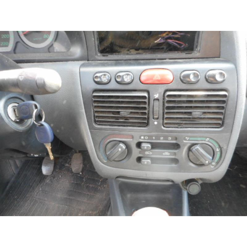 Pare choc avant FIAT STRADA Photo n°7