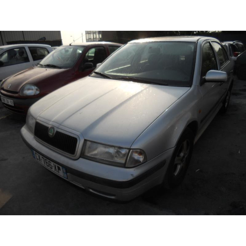 Feu arriere principal droit (feux) SKODA OCTAVIA 1 Photo n°4