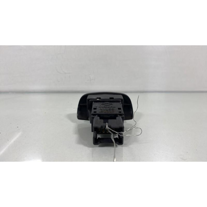 Bouton de warning NISSAN PRIMERA 3 Photo n°3