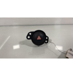 Bouton de warning PEUGEOT 108 Photo n°1
