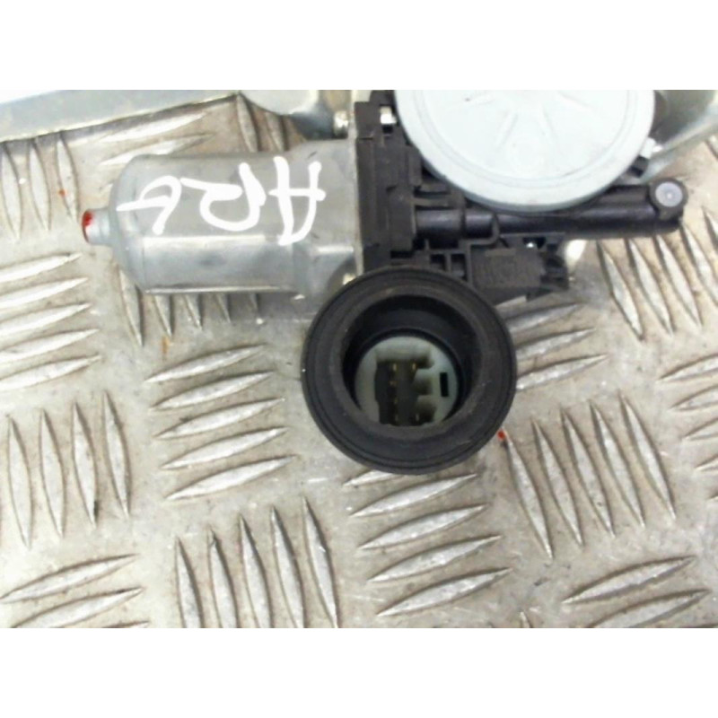 Leve vitre electrique arriere gauche TOYOTA RAV4 3 Photo n°2