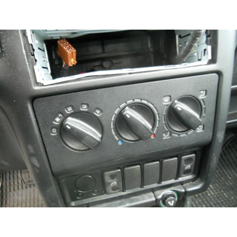 Pare choc arriere VOLKSWAGEN POLO 3 Photo n°7