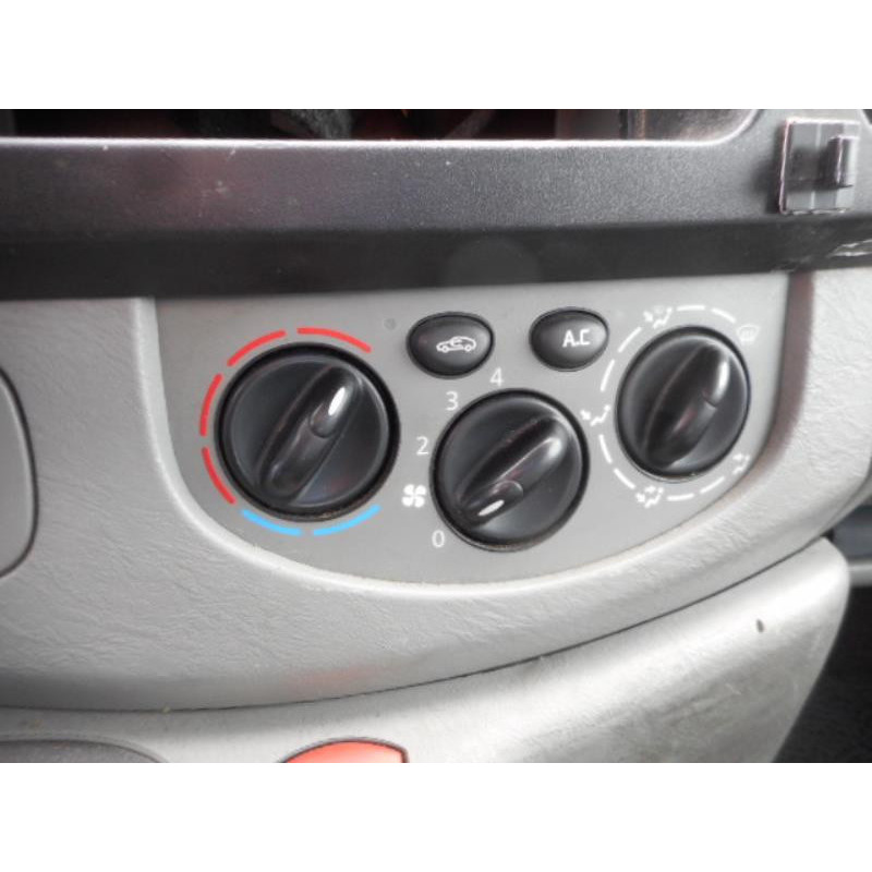 Capot RENAULT TRAFIC 2 Photo n°7