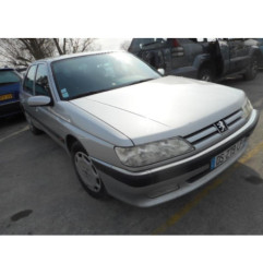 Fermeture de capot PEUGEOT 605